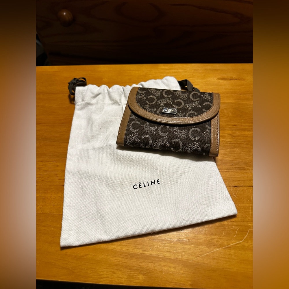 Celine Brown Canvas & Leather Kisslock Wallet. Full Inclusion. EUC.